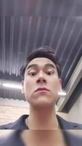 笑尿了,连彭于晏吴彦祖自拍都惨不忍睹,别再怪你男朋友不会拍了  12