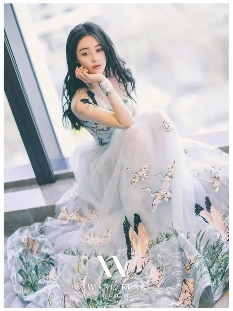 明星同款礼服张馨予火烈鸟刺绣高定