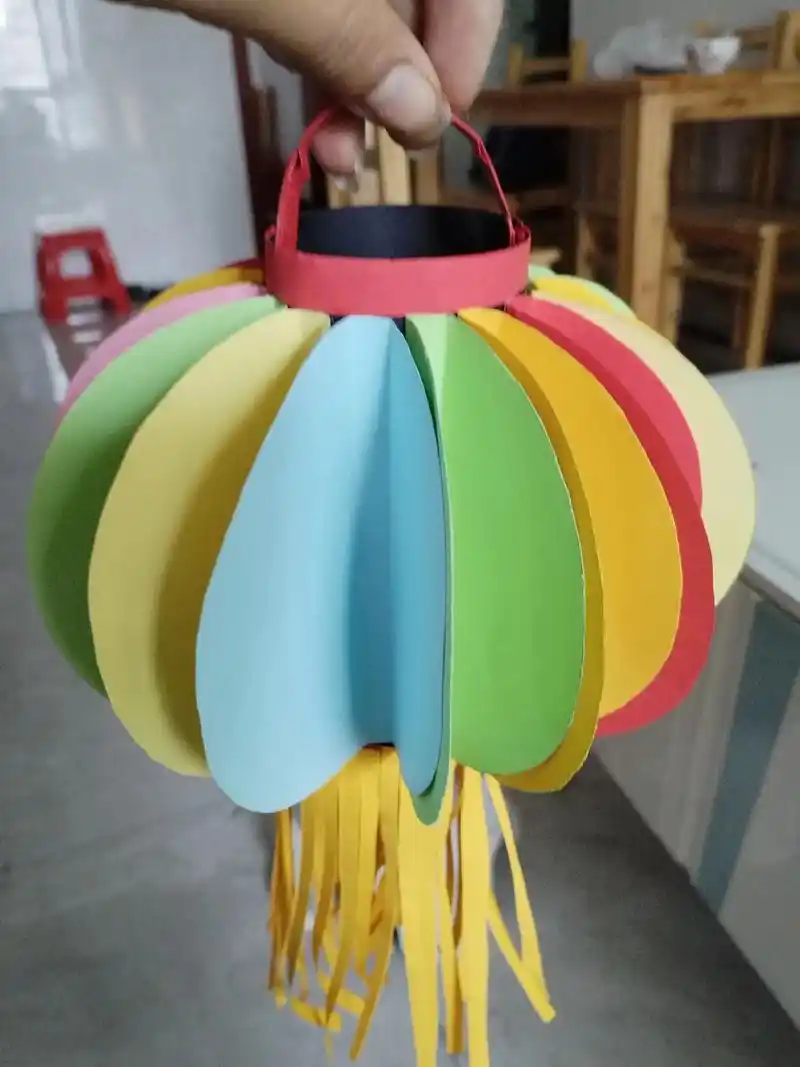 我的手工灯笼作品已完成 - 抖音