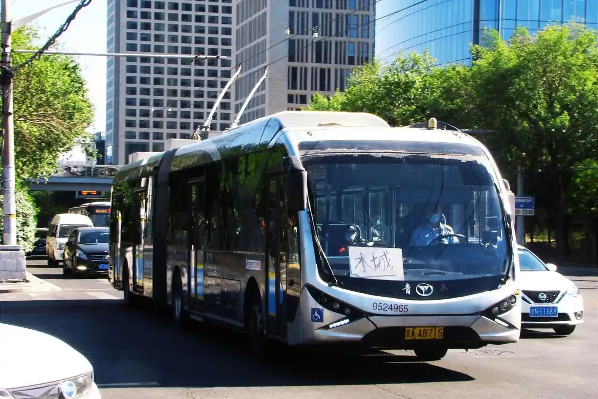 【北京公交车型图集13】bjd-wg180n 品牌:华宇牌 车型:bjd-wg180n