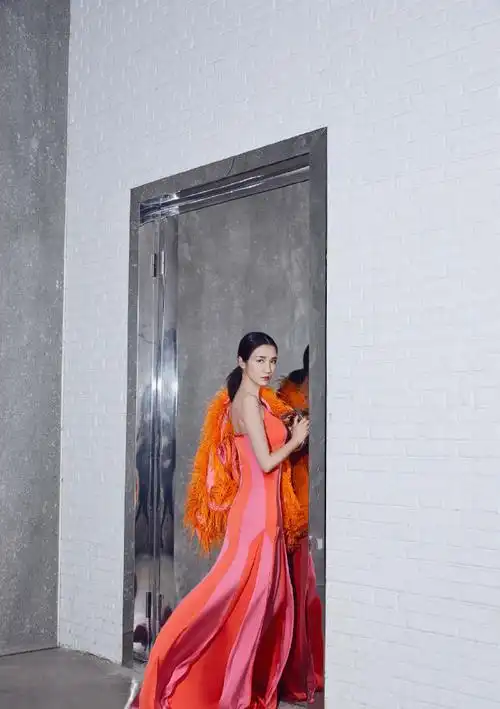 王黎雯性感优雅写真图片