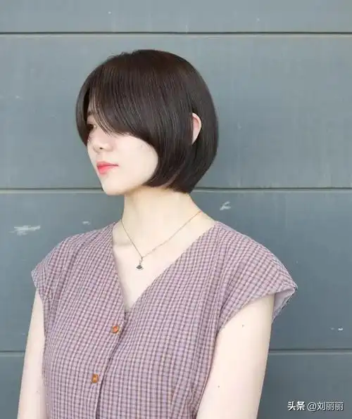 "小圆脸也适合剪短发"