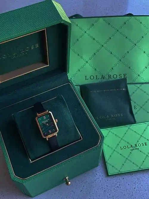 lolarose小绿表大家喜欢黑表带还是金表带呢