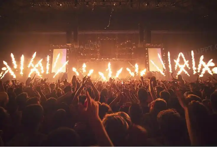 演唱会人物烟火高清背景图片