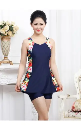 加肥大码泳衣连体平角游泳衣女中老年保守妈