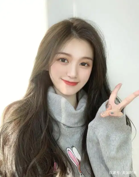 太伤头发了!这几款不用漂的发色显白又时髦