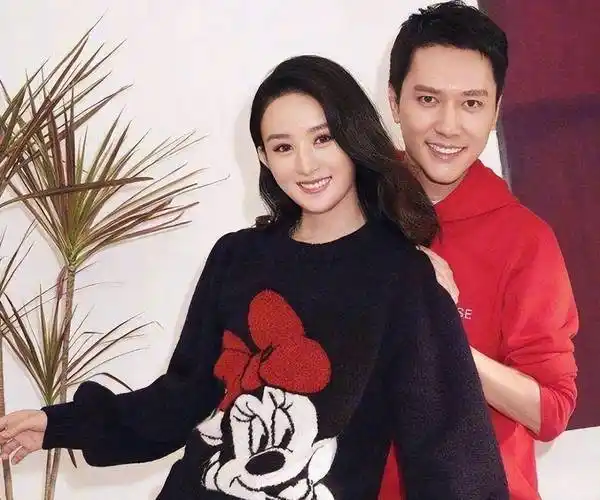 2年后才明白,赵丽颖的婚姻为何仓促又短暂_冯绍峰_杨幂_经历