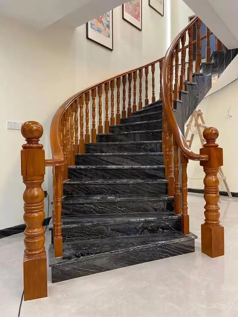 东莞工地缅甸柚木实木楼梯扶手