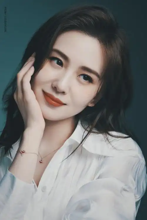 刘诗诗# 刘诗诗×qeelin 修图壁纸 图源by水印