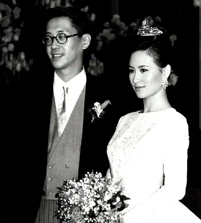 何超琼和何超莲的侧脸相似度惊人!