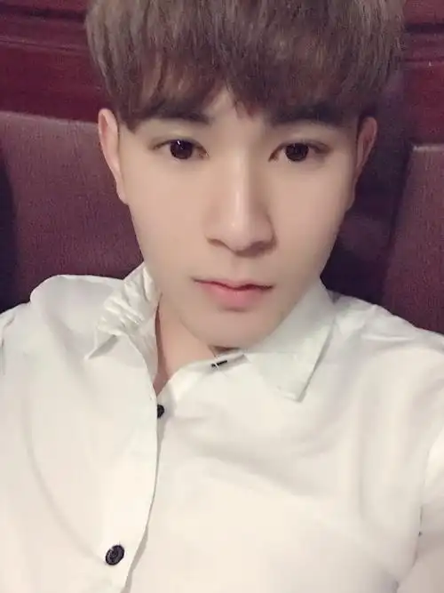 【帅男秀场】黄勇财 19岁 双子座 美发