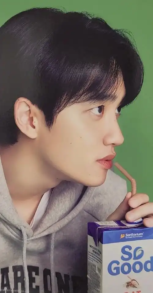 都暻秀严肃可爱