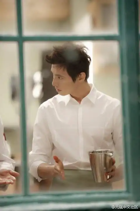 gifgifgifgifgifgifgifgif41岁由于元斌有将近10年没拍电影或电视剧了