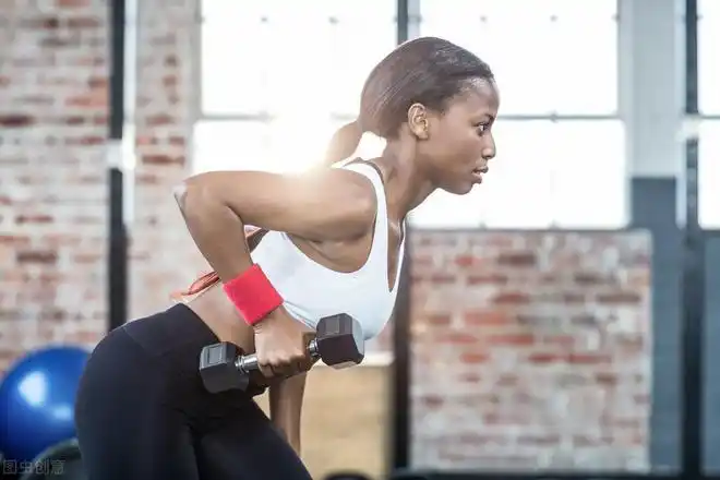 4个动作练出挺拔胸型,提升魅力指数|肌肉|胸肌|肌群|力量训练_网易