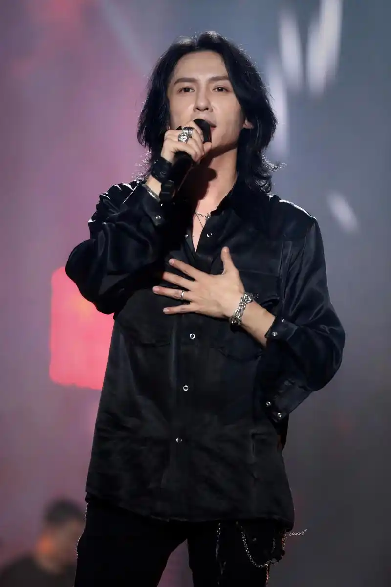 黑豹乐队官宣招募新主唱,第十任主唱张淇合约期满离队