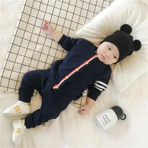 热卖婴儿衣服秋装新生儿6-12个月纯棉开衫两件套幼儿1一3岁男宝宝套装