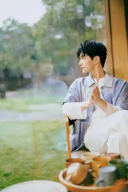 杨洋夏日惬意生活家 现身线下露营地