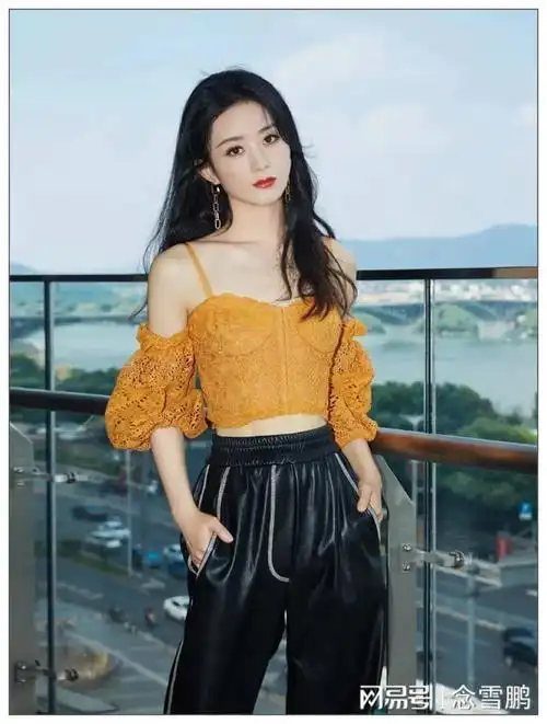 离婚后的赵丽颖真实状态流出,美的不像话,网友女神范十足|抹胸|皮裤