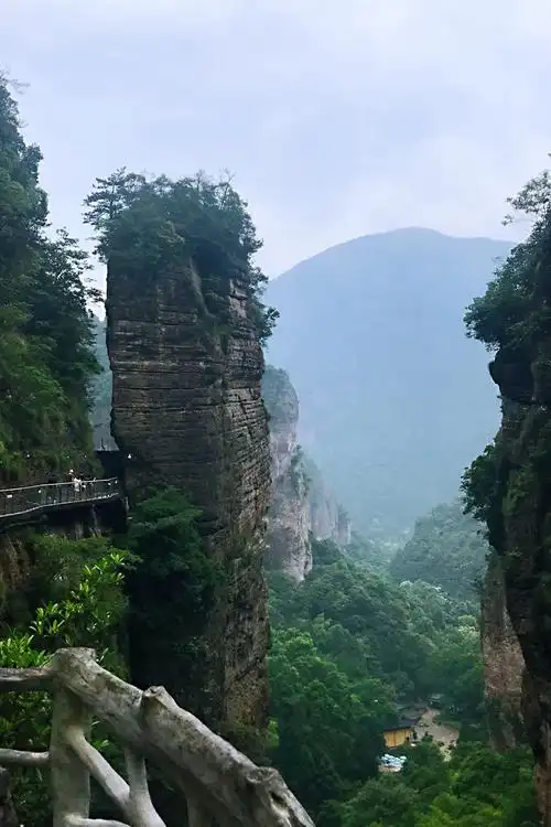 雁荡山八大景区游览