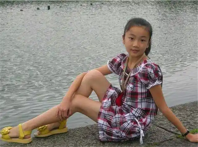 女孩第一次来月经若早于这个年龄身高发育或会受影响