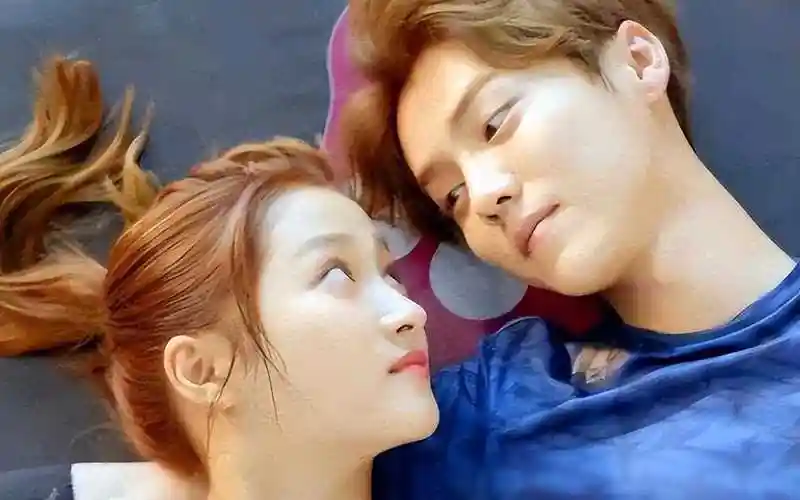 鹿晗关晓彤日本同框破分手传闻 网友:又嗑到糖了