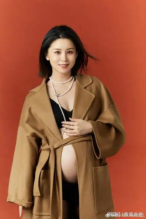 李小萌二胎孕照曝光都快生了