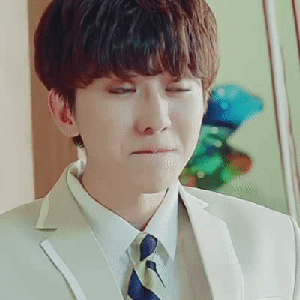 蔡徐坤搞笑gif表情包_我才不会被女孩子欺负呢