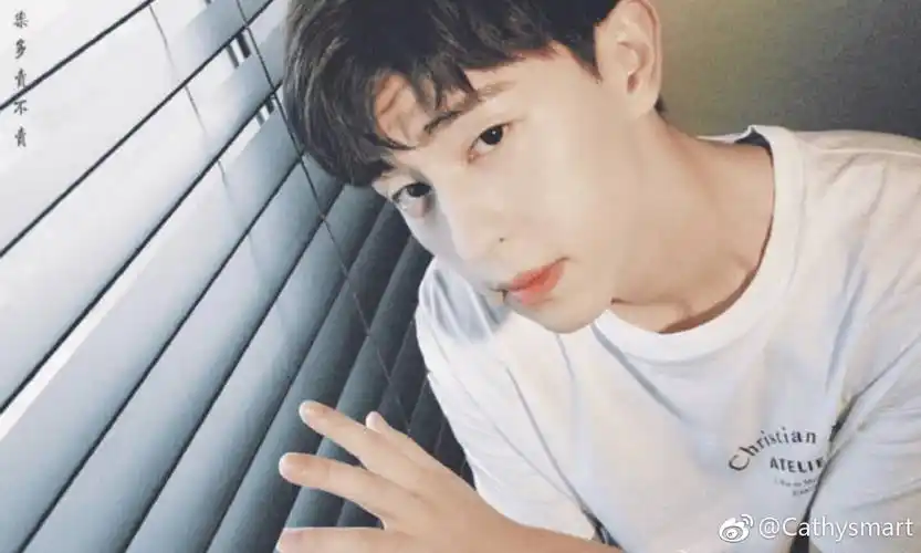 怎么才算是正宗的邓伦粉丝?