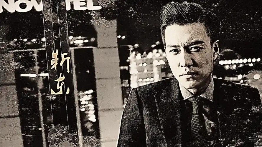 《时装男士lofficiel hommes》2月刊拍摄一组大片,彰显成熟男人的