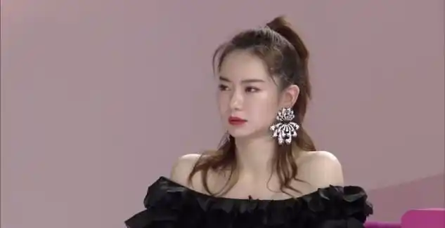 有哪些简单随性的半扎发型推荐?看看明星们的半扎造型,简单好看