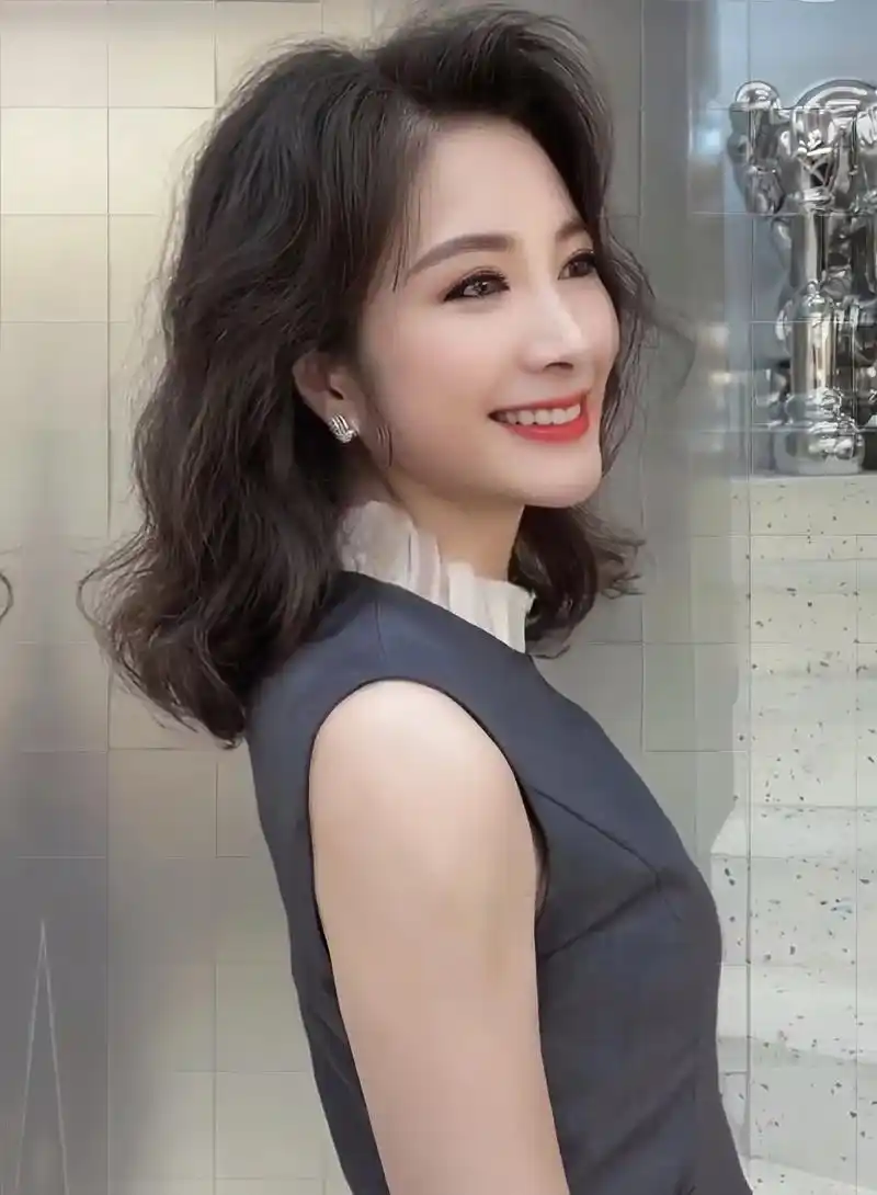 发量少适合的发型.发质细,软,塌,头顶服帖的姐妹,方脸圆脸都 - 抖音