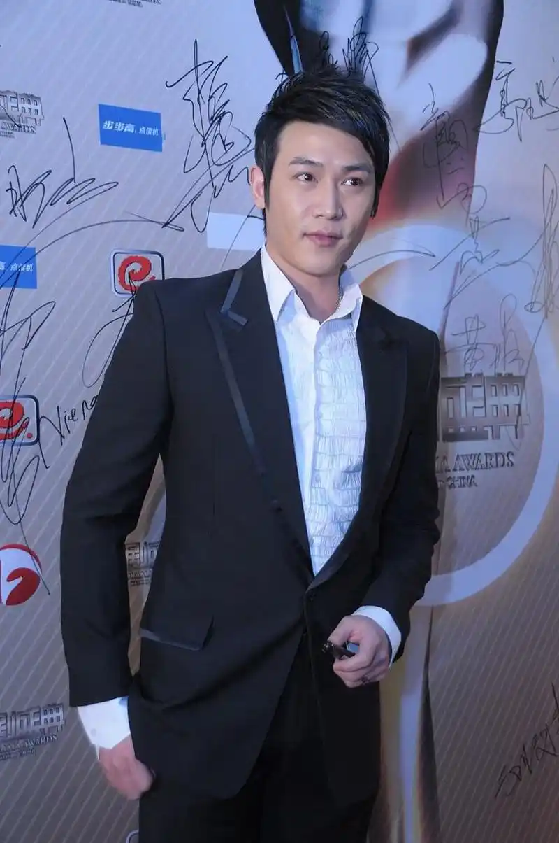 为啥要问陆毅会翻红吗,他也不糊吧?