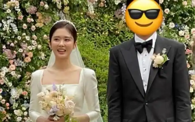 42岁的韩女星张娜拉,公开了比她小6岁的老公真面目,夸赞老公像一头