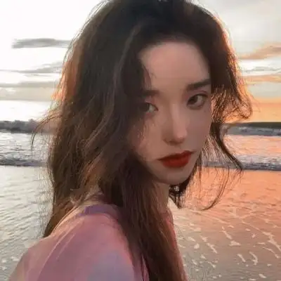 干净成熟唯美ins女生微信头像 有些关系不主动就散了.