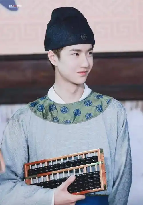 原创风起洛阳开机王一博白衣古装造型曝光比蓝忘机好看很多