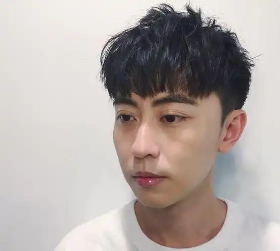 国字脸男生适合什么发型(长脸男生适合什么短发型图片)-昊阳知识网