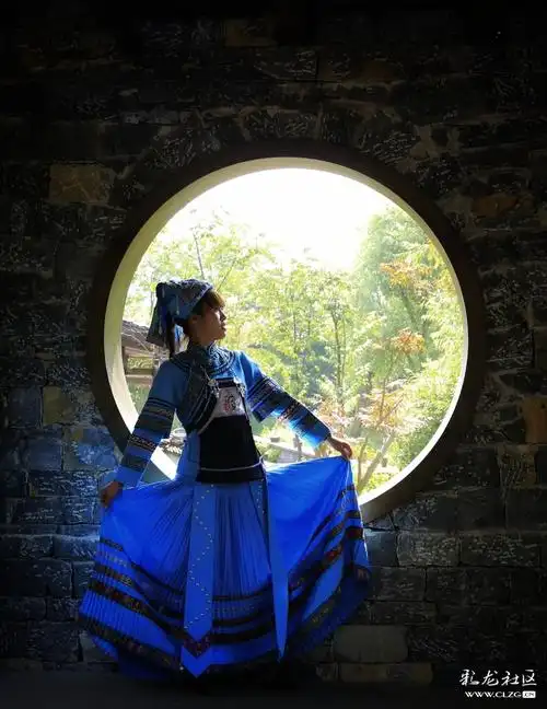 漂亮的布依族小姐姐