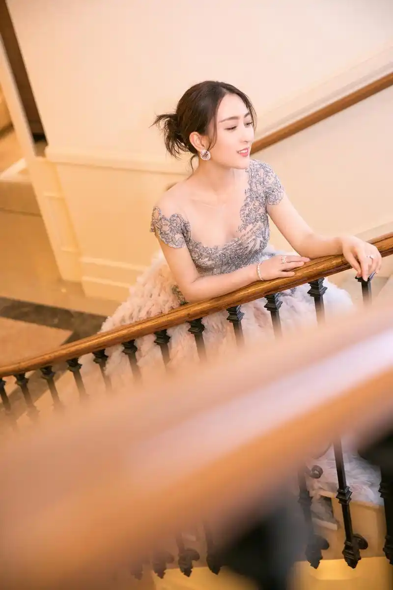 马苏,美颜盛世自信满满征服红毯.