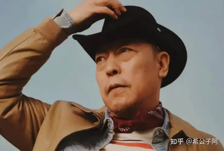 "年轻"这个词,在倪大红的人生中是一种特别的存在.