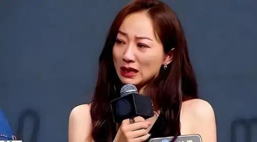 韩雪:明面敬业,暗地"医闹""假唱"理直气壮之前,韩雪还风光无限,她常提