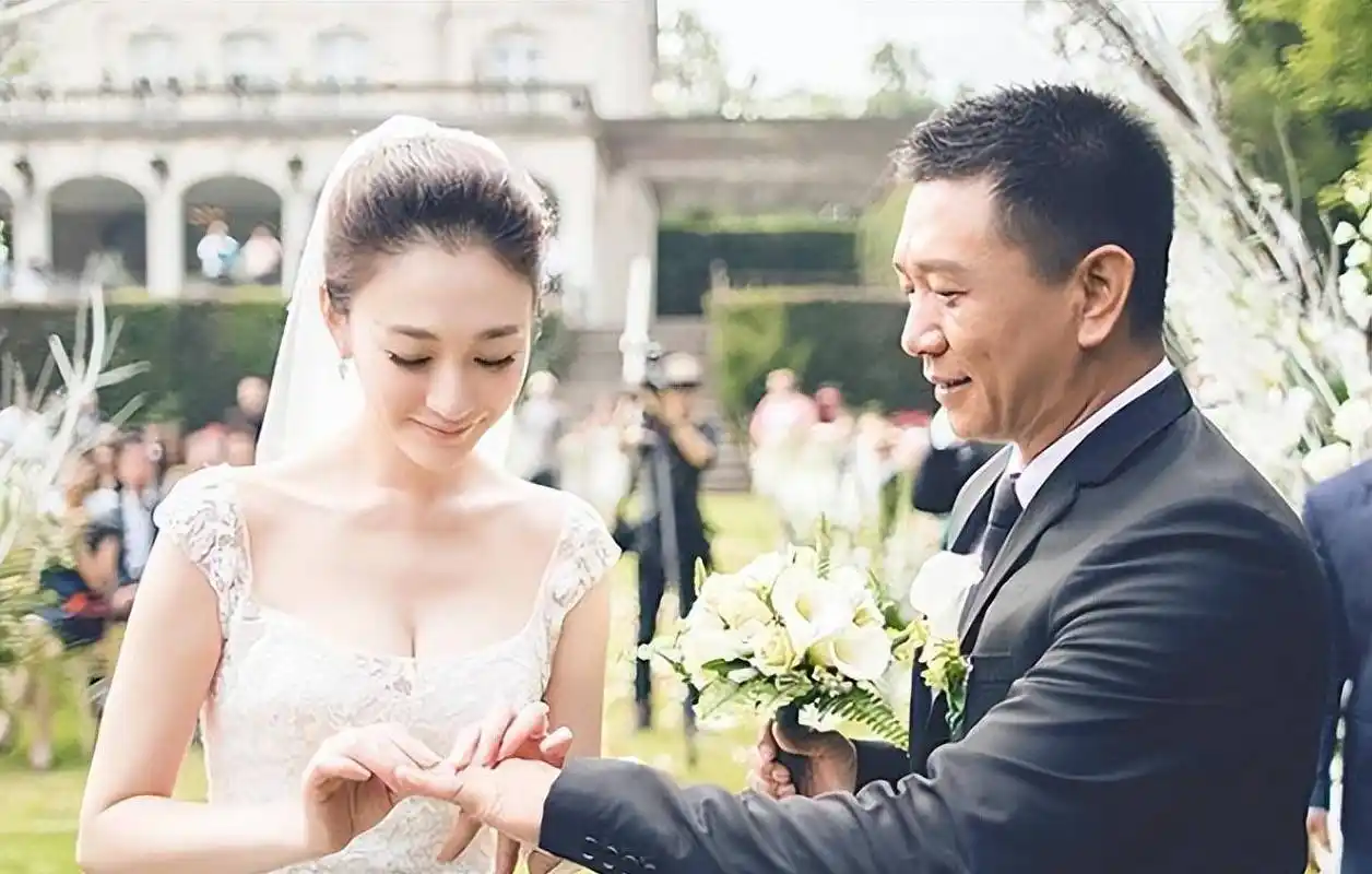 李小冉:被威胁,流产,两段恋情伤透心,38岁嫁男闺蜜重获幸福_孙东海