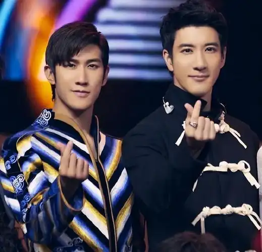 长得英俊帅气,却输在"个子矮"上,这8位男星的身高太不懂事了