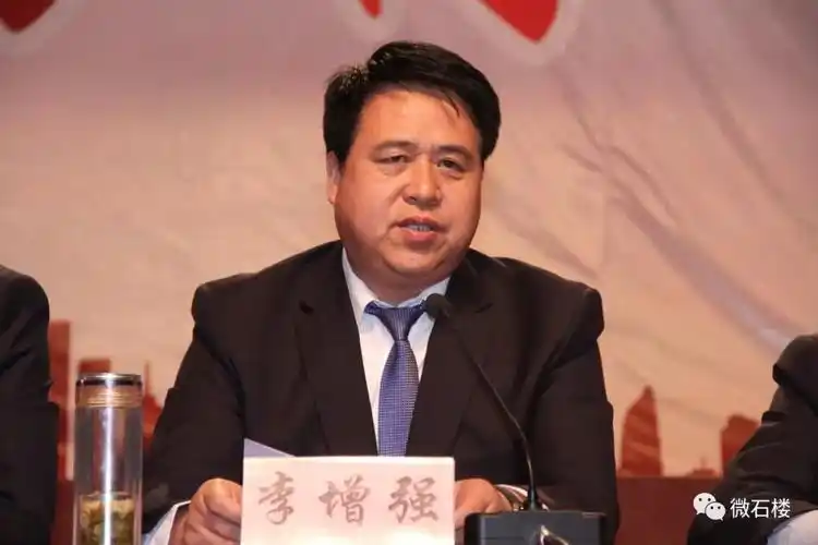 石楼中学校长  李增强