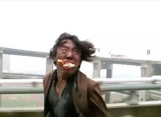 吃面包吃出花样的他们,黄渤是真的饿,最霸气的不是王思聪