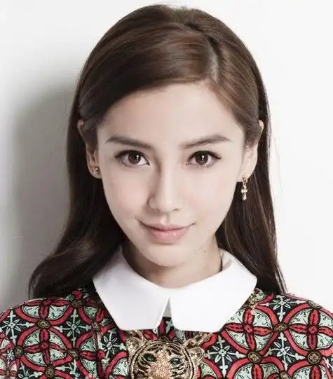 杨颖正面照侧面很像吧