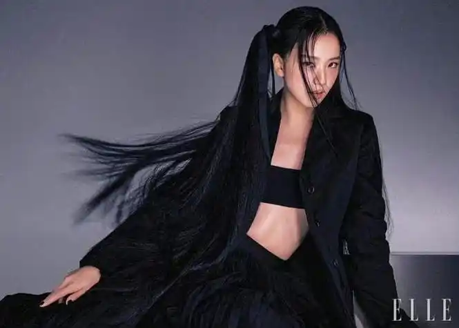 jisoo金智秀 x elle korea八月刊内页大片,超长双马尾