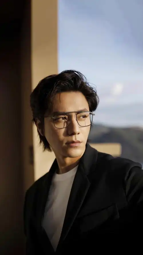 陈坤为拍戏剪短长发,帅气颜值让人无法自拔! @今日头条