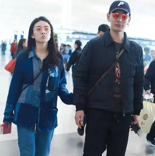 蒲巴甲梁洁蒲巴甲梁洁恋爱4年官宣分手