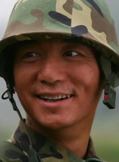 油头粉面就不要演军人了让这13位男星告诉你什么叫军旅硬汉