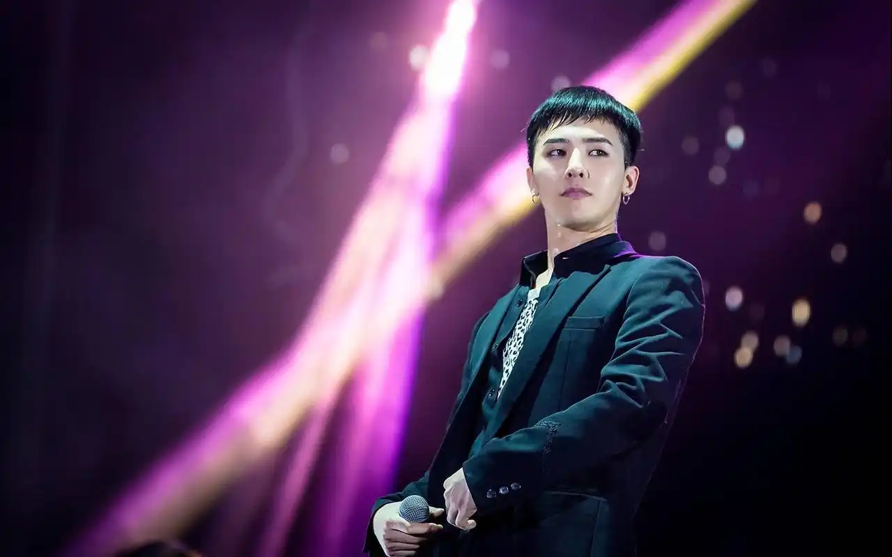 gd权志龙演唱会帅气壁纸_韩国巨星权志龙